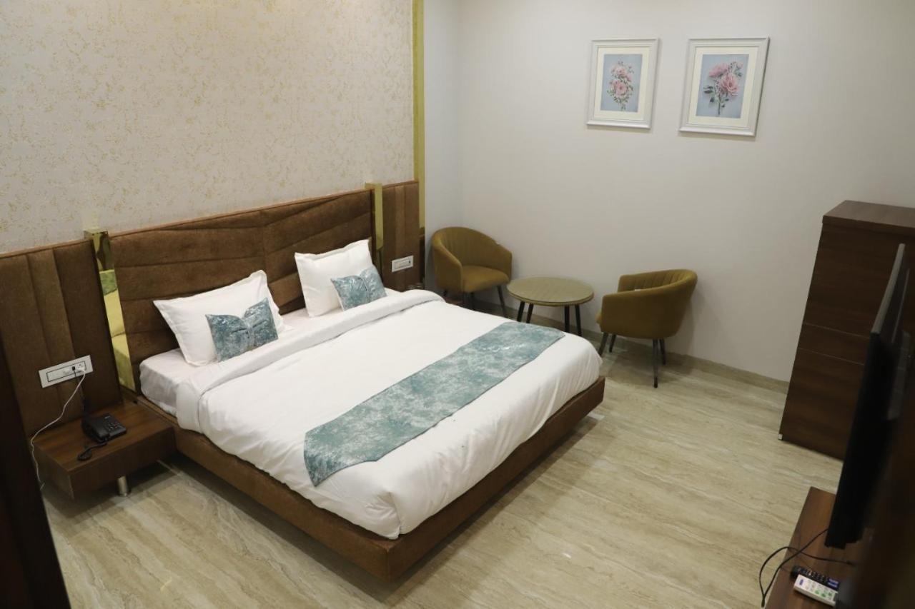 The Royal Casa Hotel Ludhiana Buitenkant foto